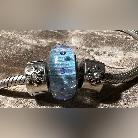 Authentic Pair Swarovski Chamilia Locks Snowflake Locks with AB Crystals 925 - Picture 3 of 7